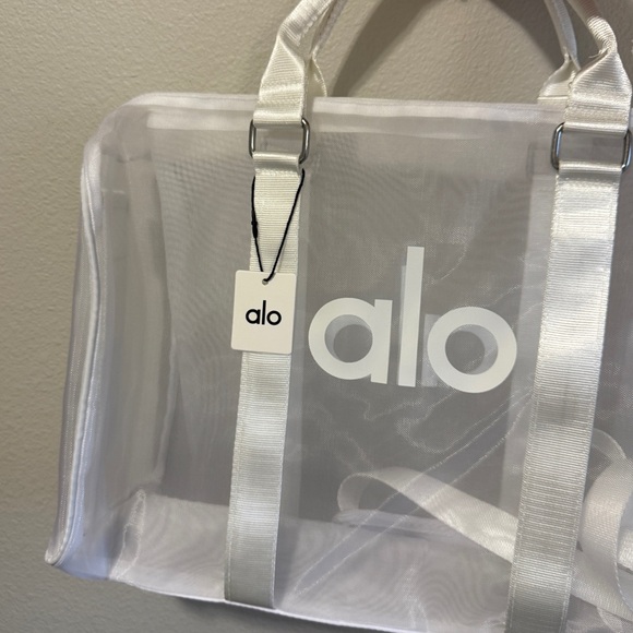 NWT ALO YOGA White Sheer Duffle Sport Travel Large Bag - Picture 3 of 9